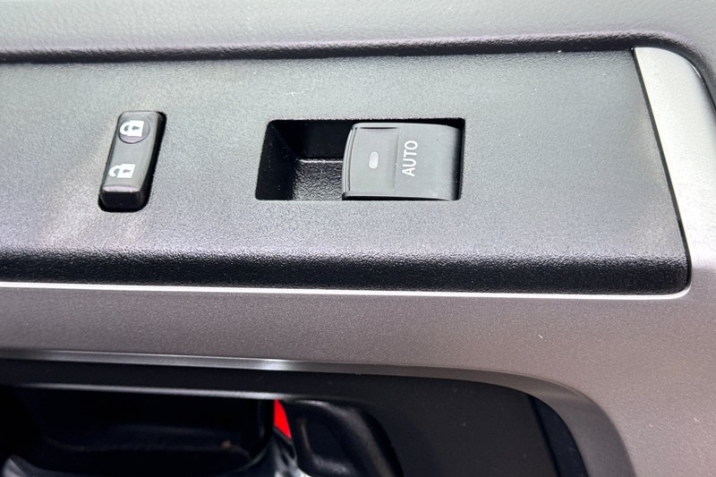 Toyota 4Runner Vehicle Full-screen Gallery Image 22