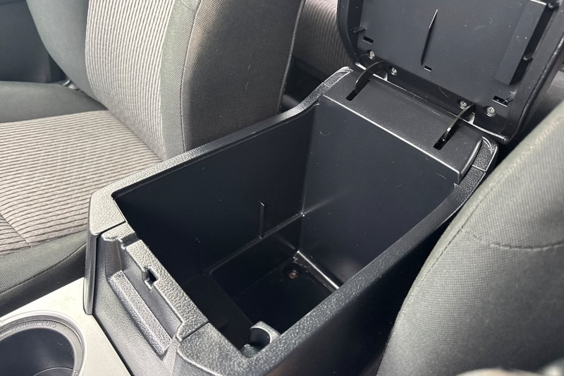 Toyota 4Runner Vehicle Full-screen Gallery Image 33