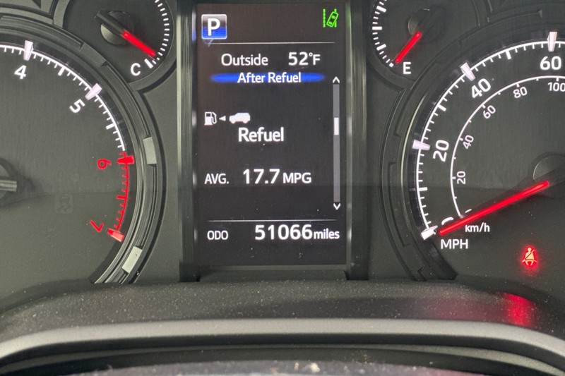 Toyota 4Runner Vehicle Full-screen Gallery Image 41