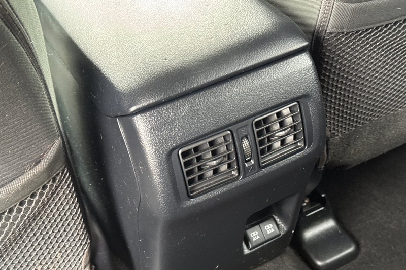 Toyota 4Runner Vehicle Full-screen Gallery Image 43