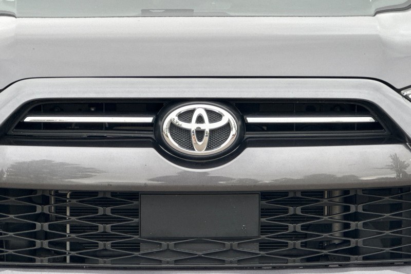Toyota 4Runner Vehicle Full-screen Gallery Image 47