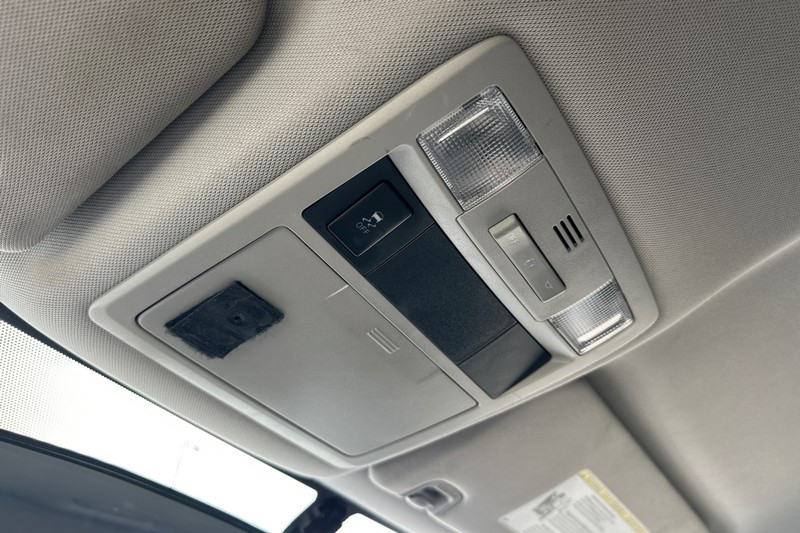 Toyota Tacoma Vehicle Full-screen Gallery Image 23