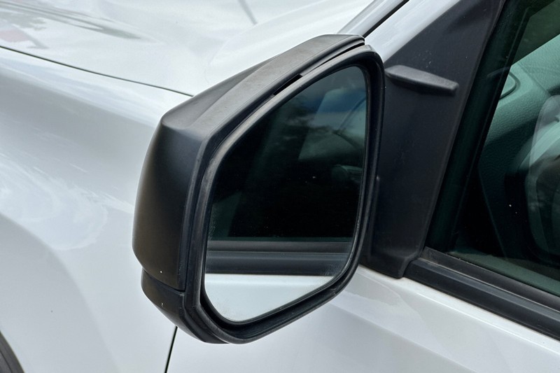 Toyota Tacoma Vehicle Full-screen Gallery Image 49