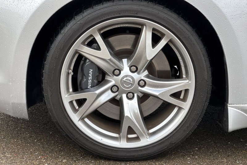 Nissan 370Z Vehicle Full-screen Gallery Image 41