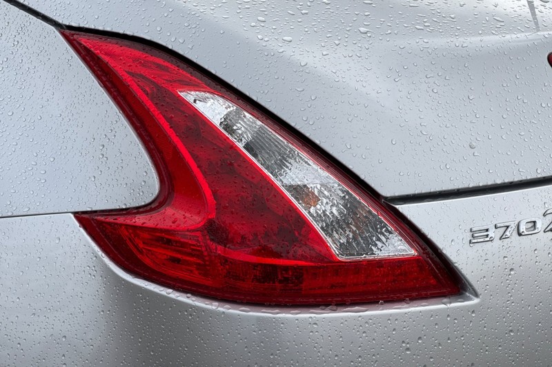 Nissan 370Z Vehicle Full-screen Gallery Image 44