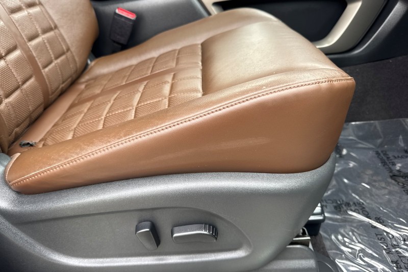 Nissan Titan XD Vehicle Full-screen Gallery Image 22