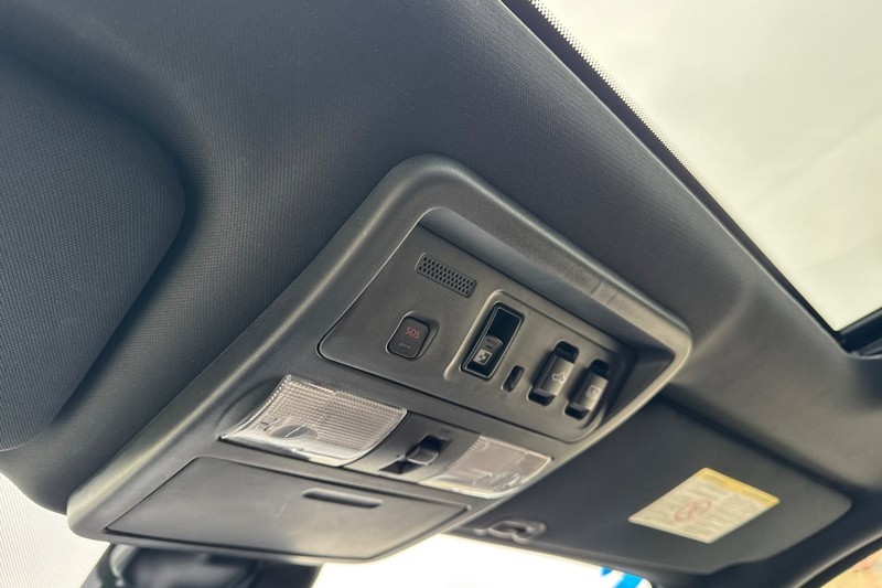 Nissan Titan XD Vehicle Full-screen Gallery Image 23