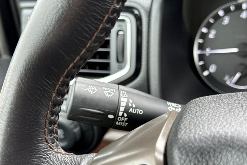 Nissan Titan XD Vehicle Full-screen Gallery Image 34