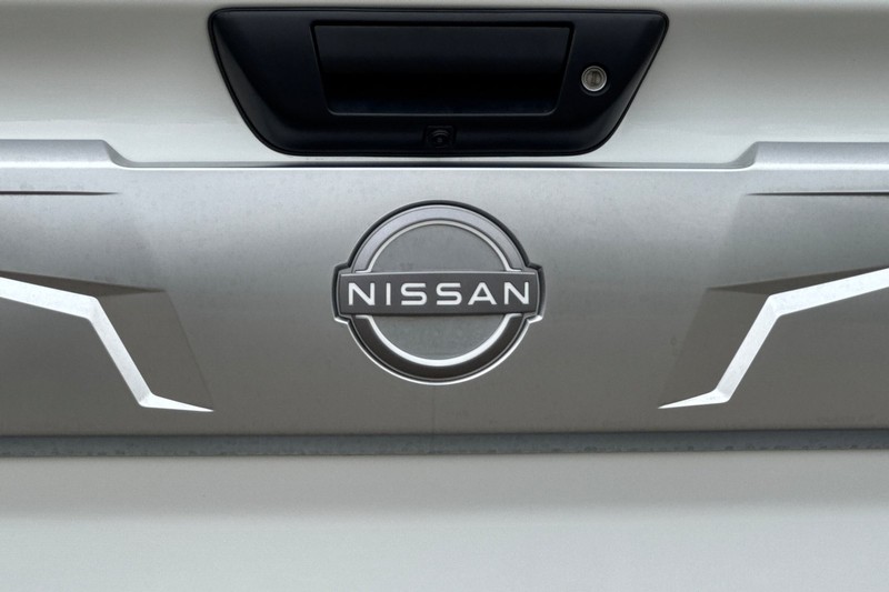 Nissan Titan XD Vehicle Full-screen Gallery Image 46