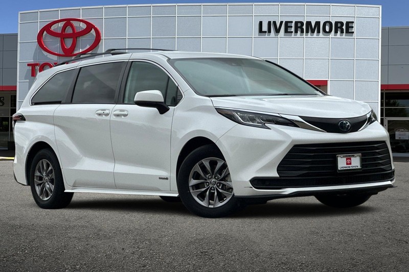 Toyota Sienna Vehicle Full-screen Gallery Image 02