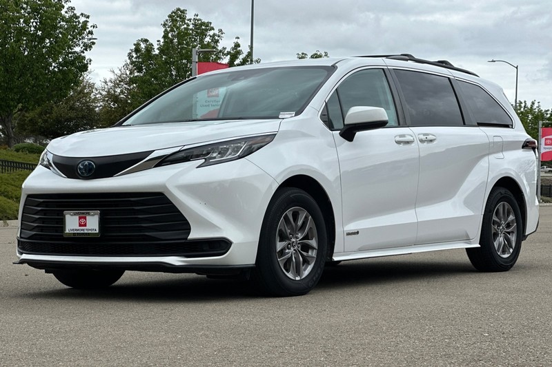 Toyota Sienna Vehicle Full-screen Gallery Image 09