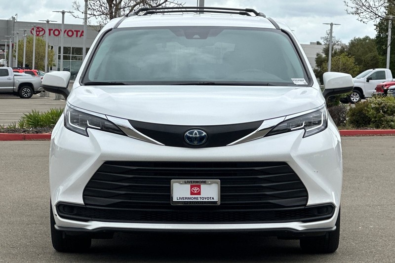 Toyota Sienna Vehicle Full-screen Gallery Image 10