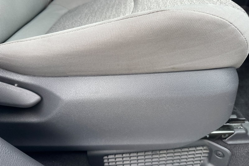 Toyota Sienna Vehicle Full-screen Gallery Image 24
