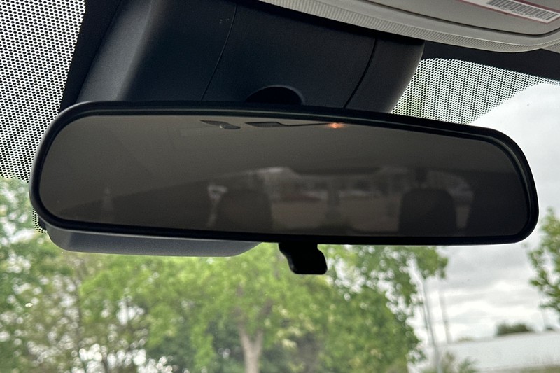 Toyota Sienna Vehicle Full-screen Gallery Image 26