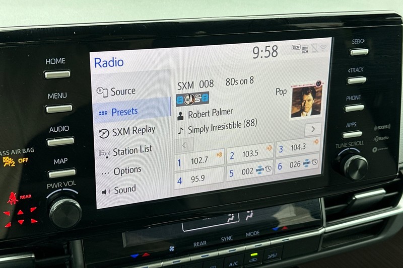 Toyota Sienna Vehicle Full-screen Gallery Image 27