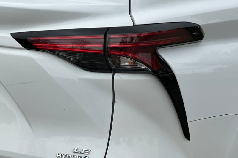 Toyota Sienna Vehicle Full-screen Gallery Image 48
