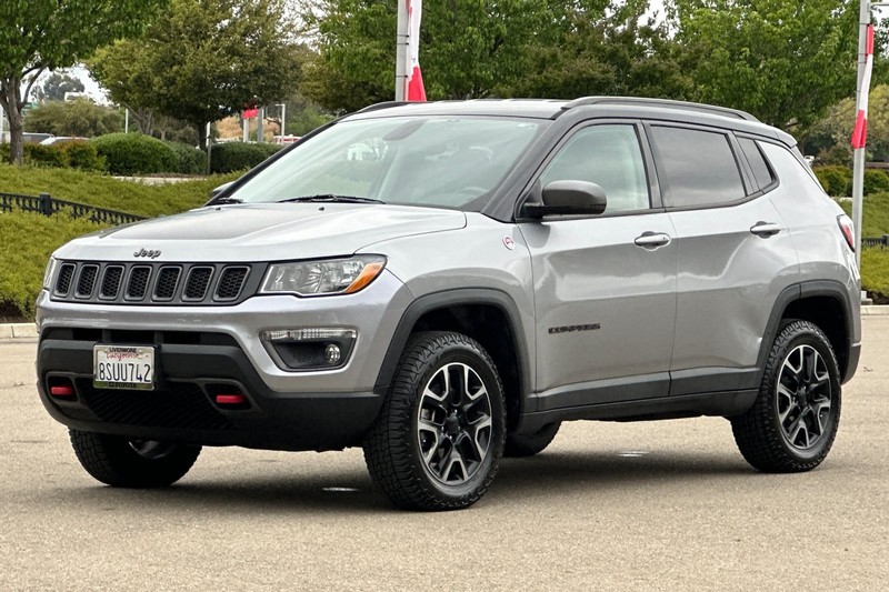 Jeep Compass Vehicle Full-screen Gallery Image 08