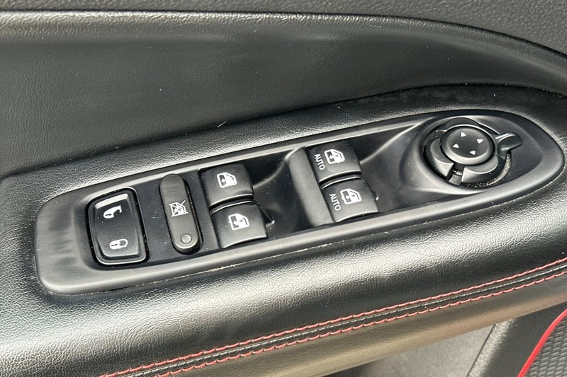 Jeep Compass Vehicle Full-screen Gallery Image 12