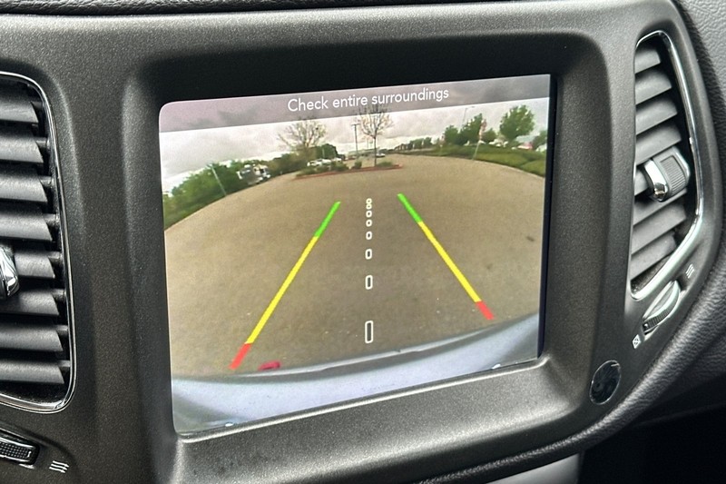 Jeep Compass Vehicle Full-screen Gallery Image 27