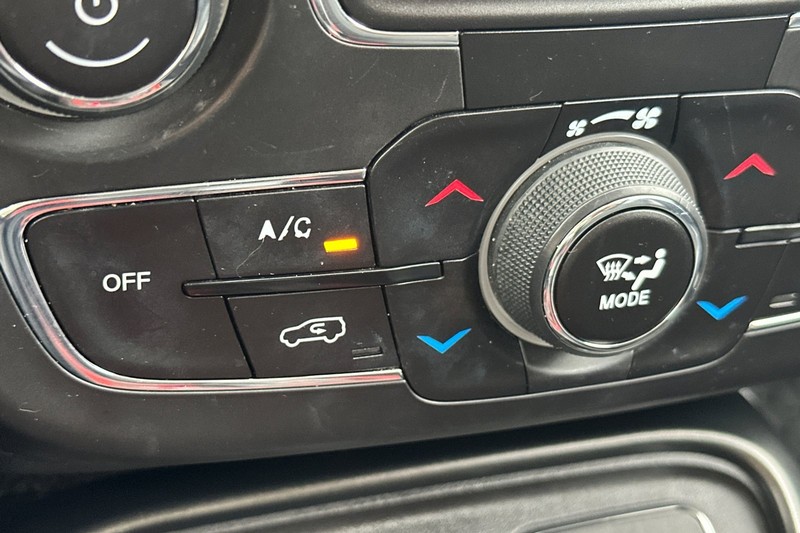 Jeep Compass Vehicle Full-screen Gallery Image 29