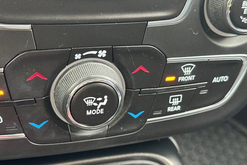 Jeep Compass Vehicle Full-screen Gallery Image 30