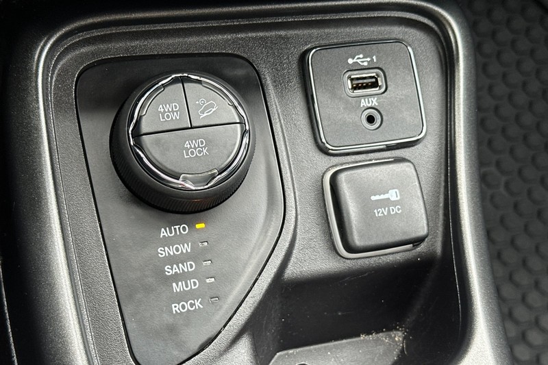 Jeep Compass Vehicle Full-screen Gallery Image 31