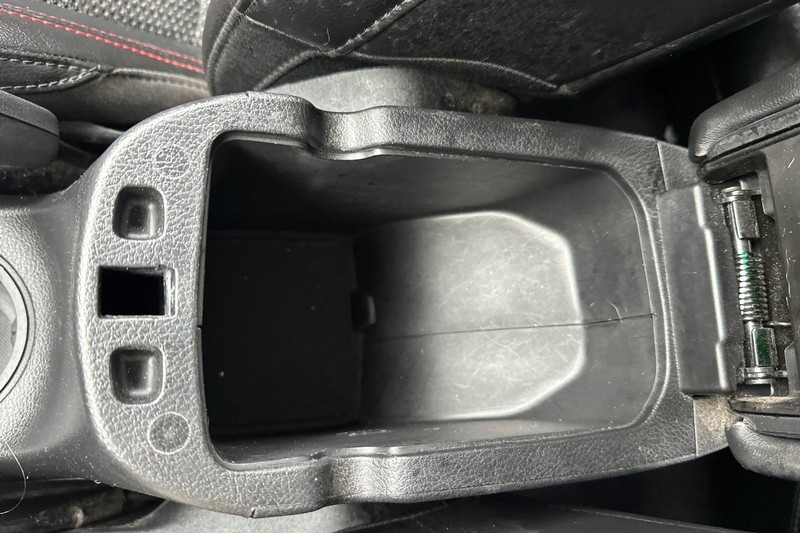 Jeep Compass Vehicle Full-screen Gallery Image 32