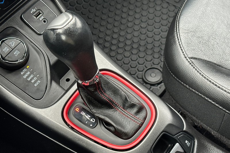 Jeep Compass Vehicle Full-screen Gallery Image 33