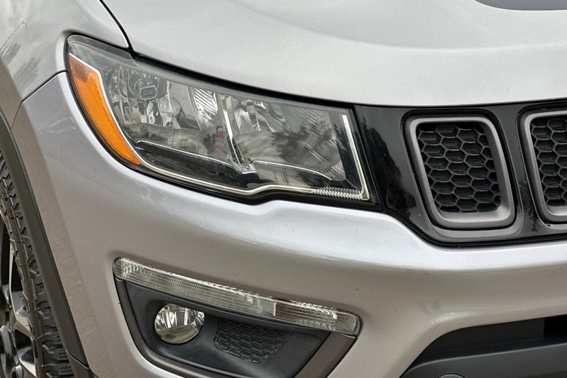 Jeep Compass Vehicle Full-screen Gallery Image 42