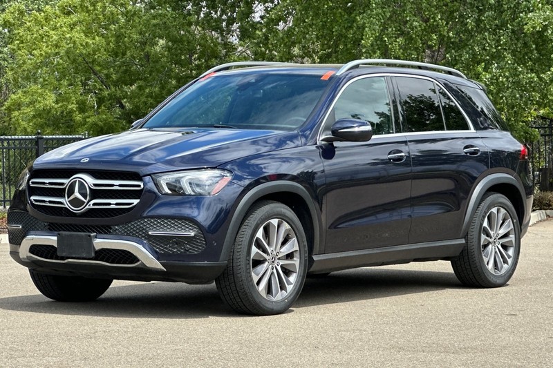Mercedes-Benz GLE Vehicle Full-screen Gallery Image 08