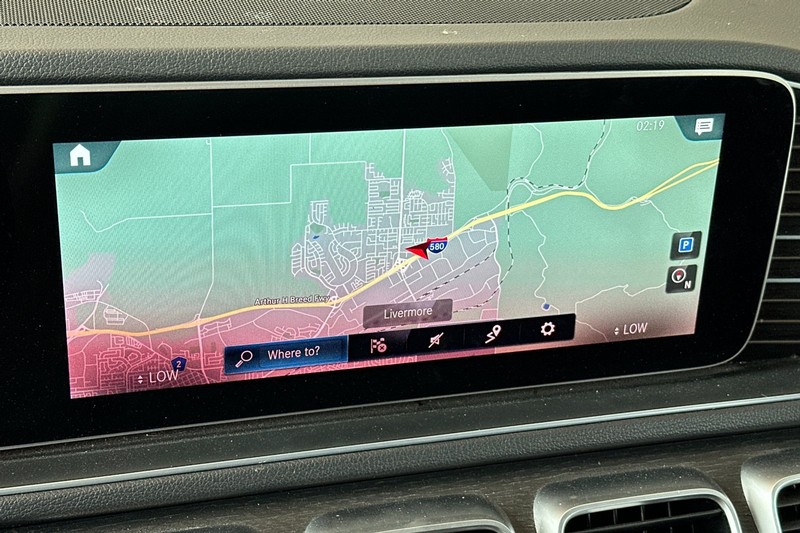 Mercedes-Benz GLE Vehicle Full-screen Gallery Image 40