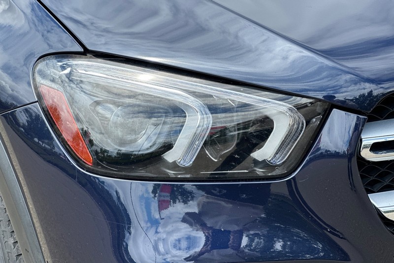 Mercedes-Benz GLE Vehicle Full-screen Gallery Image 42