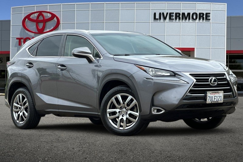 Lexus NX 200t Vehicle Full-screen Gallery Image 02