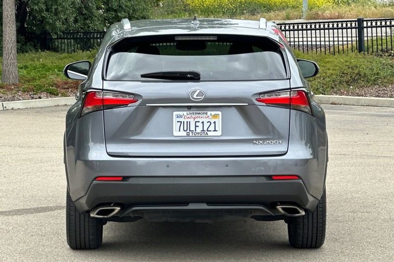 Lexus NX 200t Vehicle Full-screen Gallery Image 05