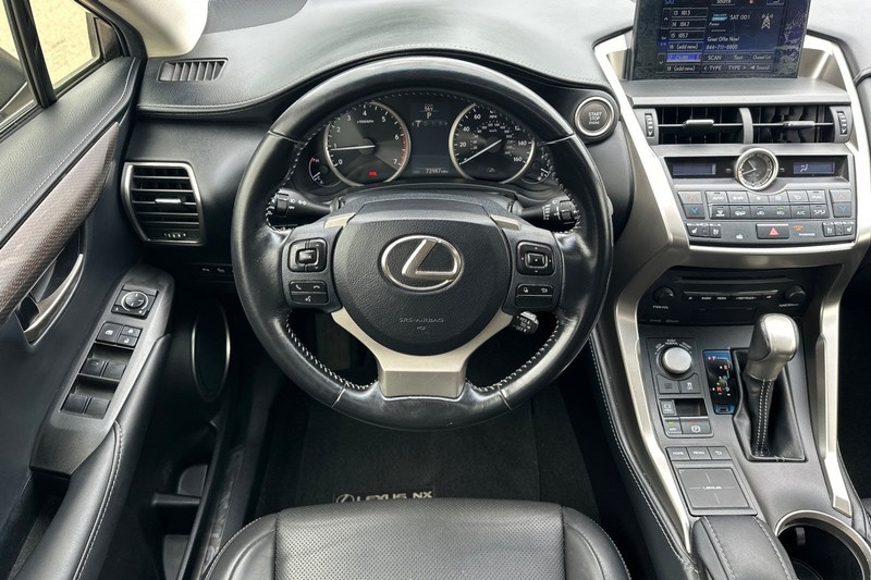 Lexus NX 200t Vehicle Full-screen Gallery Image 16