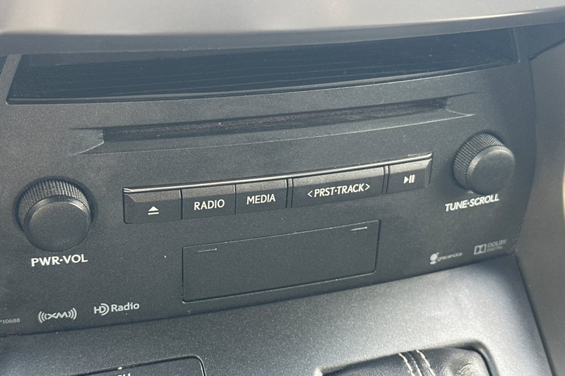 Lexus NX 200t Vehicle Full-screen Gallery Image 31