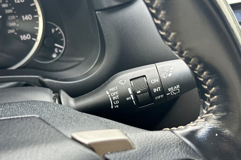 Lexus NX 200t Vehicle Full-screen Gallery Image 50
