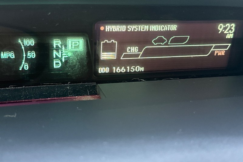Toyota Prius Plug-In Vehicle Full-screen Gallery Image 41