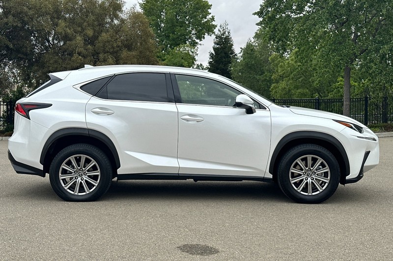 Lexus NX Vehicle Full-screen Gallery Image 03