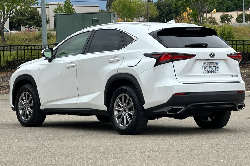 Lexus NX Vehicle Full-screen Gallery Image 06