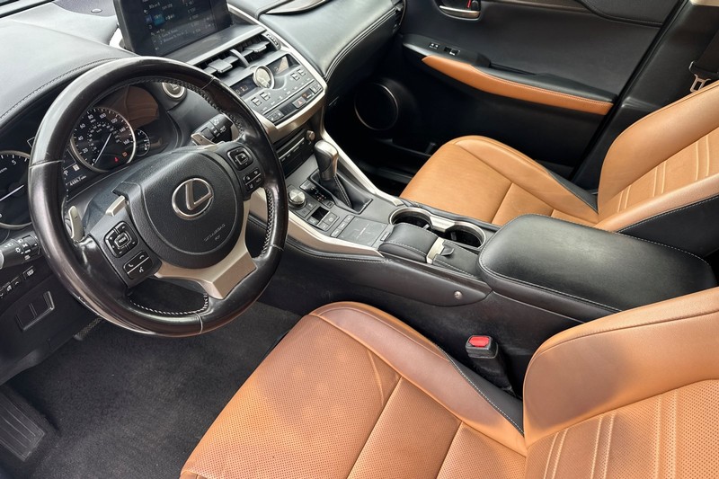 Lexus NX Vehicle Full-screen Gallery Image 10