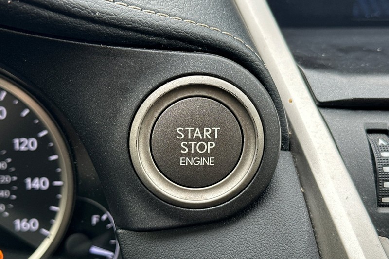 Lexus NX Vehicle Full-screen Gallery Image 35