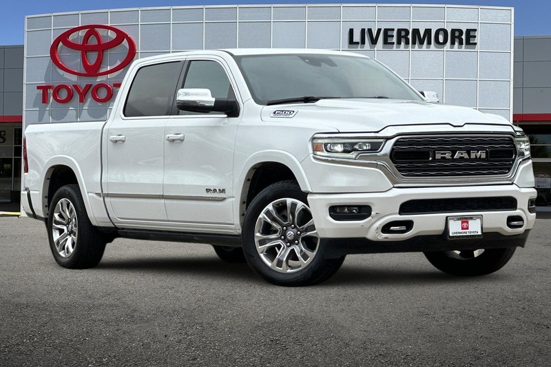 Ram 1500 Vehicle Full-screen Gallery Image 02