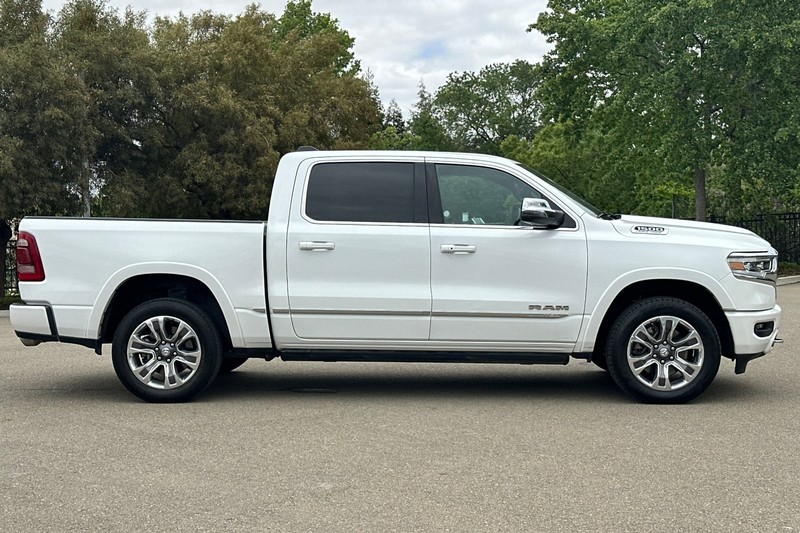Ram 1500 Vehicle Full-screen Gallery Image 03