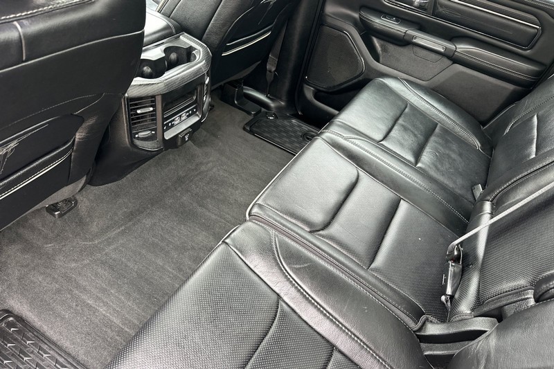 Ram 1500 Vehicle Full-screen Gallery Image 14