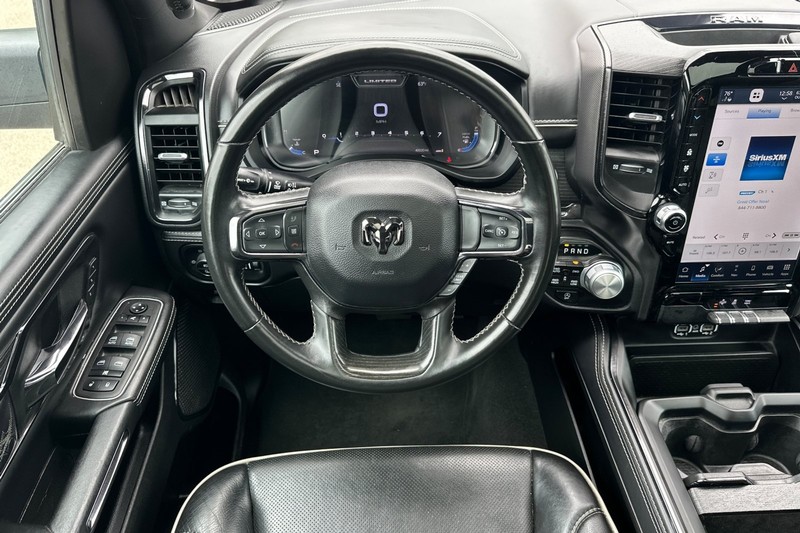 Ram 1500 Vehicle Full-screen Gallery Image 16