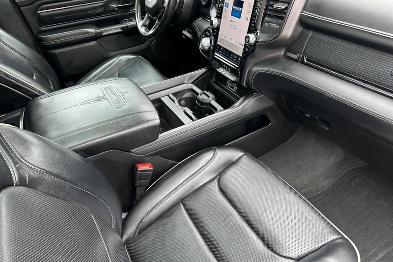 Ram 1500 Vehicle Full-screen Gallery Image 18