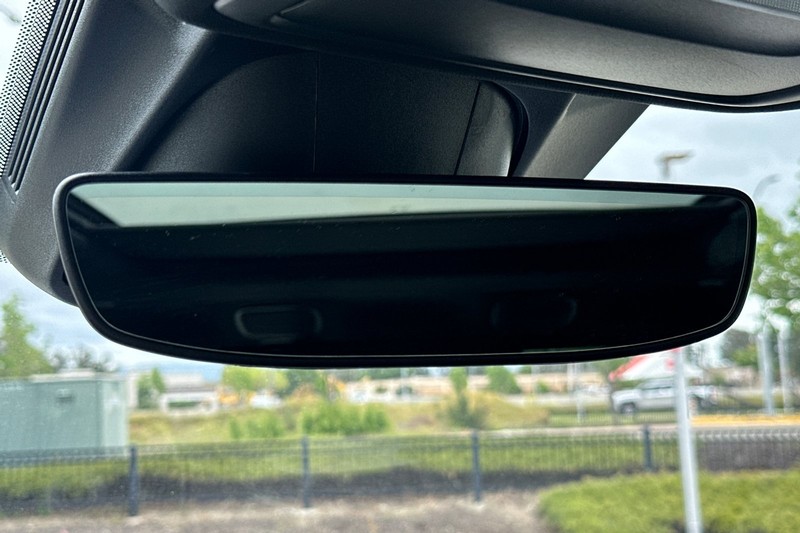 Ram 1500 Vehicle Full-screen Gallery Image 24