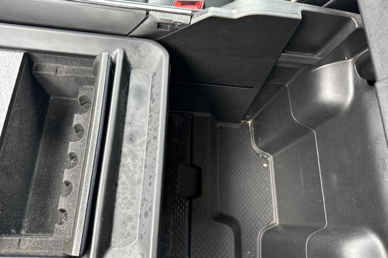 Ram 1500 Vehicle Full-screen Gallery Image 31