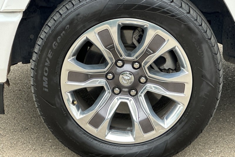 Ram 1500 Vehicle Full-screen Gallery Image 42